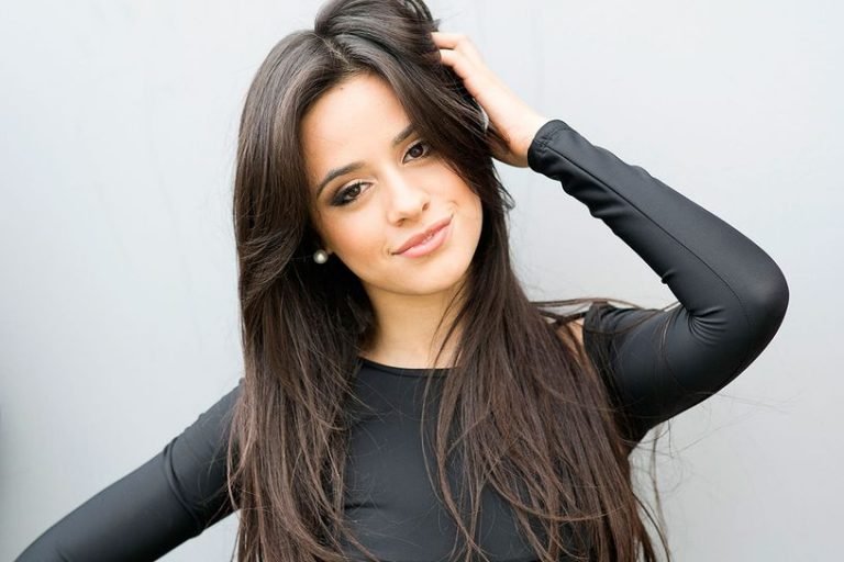 Fifth Harmony anuncia saída de Camila Cabello e afirma: “Nós continuaremos” Fifth Harmony anuncia saída de Camila Cabello e afirma: “Nós continuaremos”