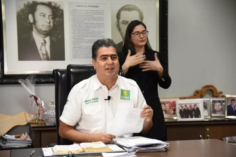 Emanuel anuncia instalação de tapumes estilizados no entorno da Ilha da Banana