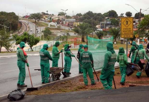 Secretaria de Serviços Públicos promove ação de conscientização para manter a cidade limpa Secretaria de Serviços Públicos promove ação de conscientização para manter a cidade limpa