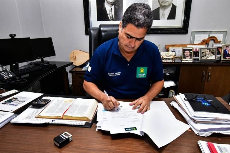 Emanuel Pinheiro garante proteção dos idosos contra golpes e fraudes da internet Emanuel Pinheiro garante proteção dos idosos contra golpes e fraudes da internet