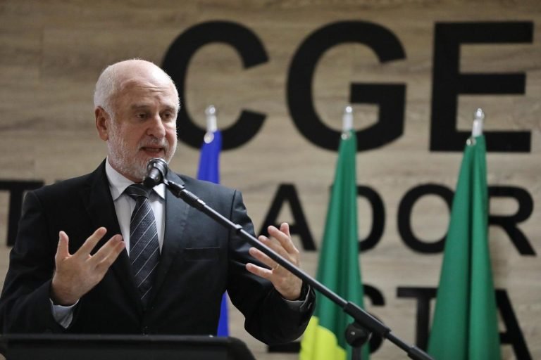 “Solução do governador fugiu do quadrado tradicional e é digna de louvores”, afirma ministro “Solução do governador fugiu do quadrado tradicional e é digna de louvores”, afirma ministro