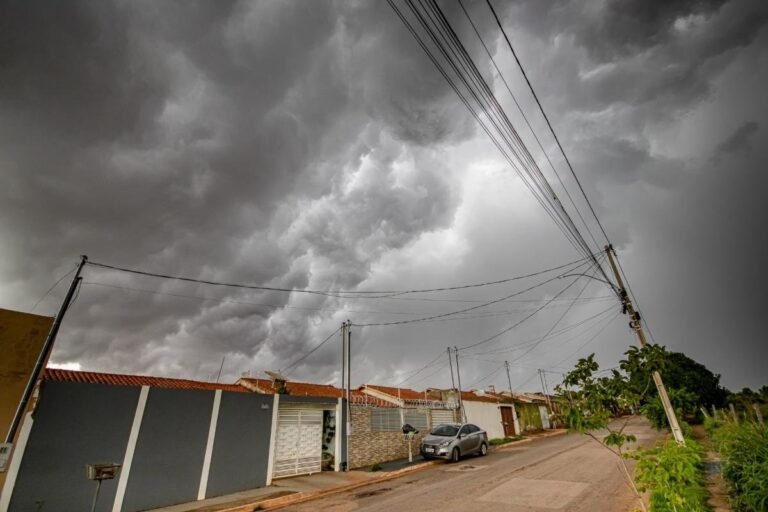 Primeiro final de semana de 2024 será de chuvas intensas em MT
