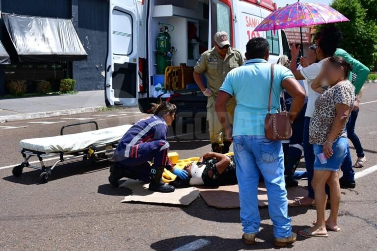 Acidente entre moto e carro de passeio deixa uma mulher ferida em cidade de MT