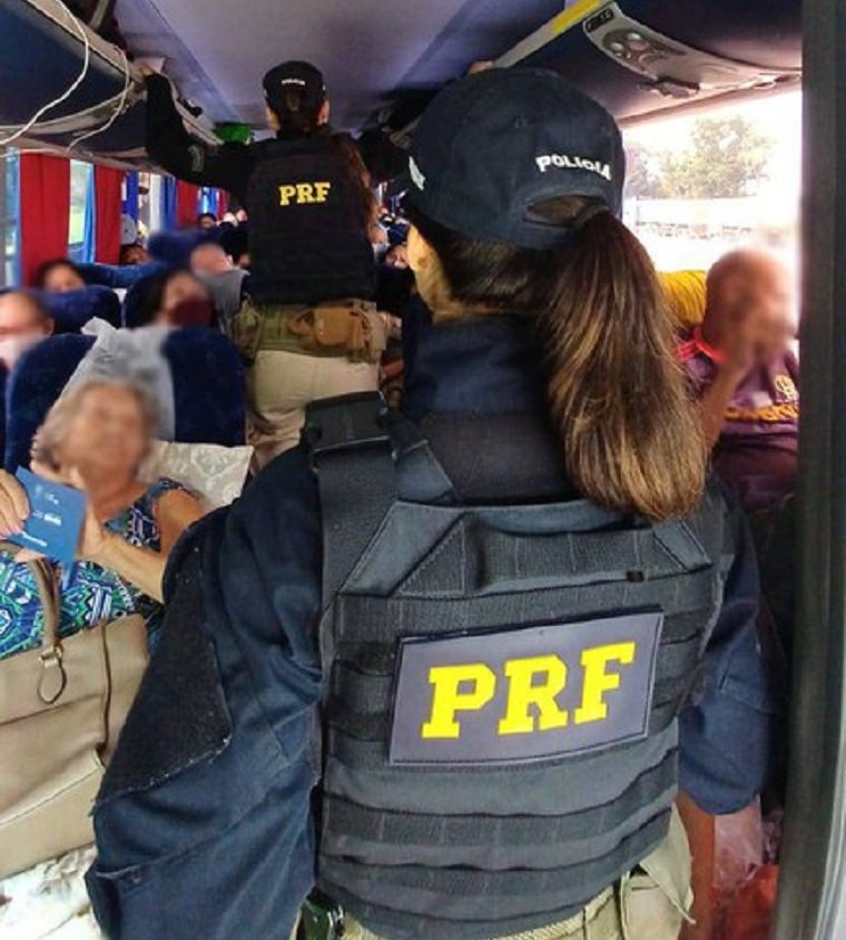 COMBATE AO CRIME  Mulher é vítima de importunação sexual dentro de ônibus em Santo Antônio COMBATE AO CRIME  Mulher é vítima de importunação sexual dentro de ônibus em Santo Antônio