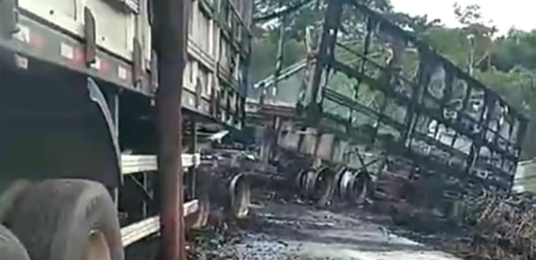 Dois morrem carbonizados em colisão entre carreta e caminhão em Mato Grosso