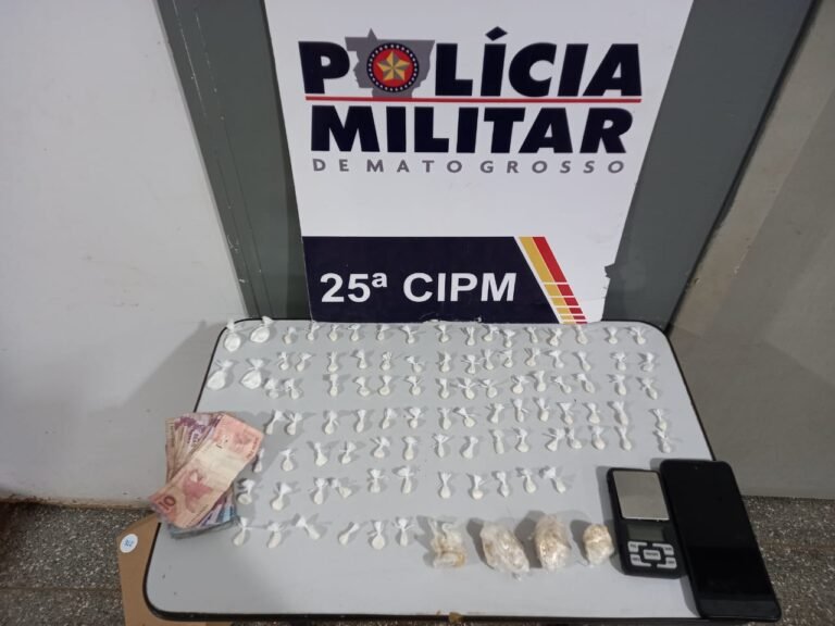 Polícia Militar apreende 103 porções de pasta base e prende suspeito por tráfico de drogas Polícia Militar apreende 103 porções de pasta base e prende suspeito por tráfico de drogas