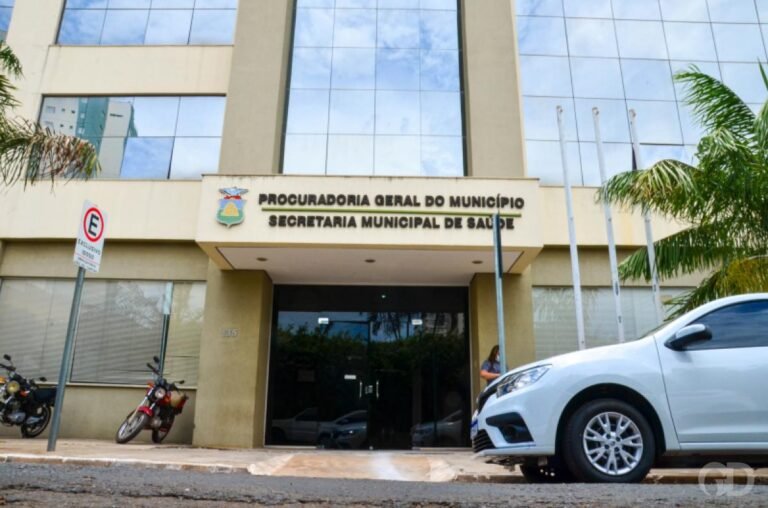 AGUARDA RECÁLCULO Após ameaça de greve, Prefeitura diz que adicional de insalubridade será pago retroativamente