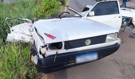 SUSTO NO NORTÃO Carro parte ao meio após colidir com caminhonete em MT