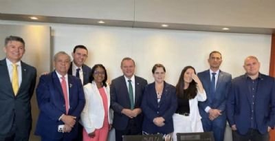 TRÂNSITO LIVRE COM LULA Reunião buscará consenso sobre nome para comandar bancada federal de MT em Brasília TRÂNSITO LIVRE COM LULA Reunião buscará consenso sobre nome para comandar bancada federal de MT em Brasília