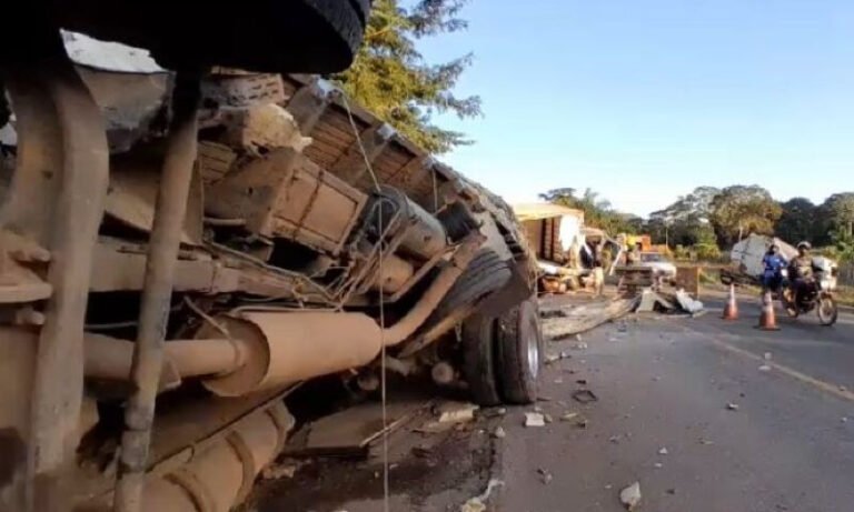 REGIÃO DE CÁCERES Acidente grave entre carretas mata motorista e deixa mais dois feridos