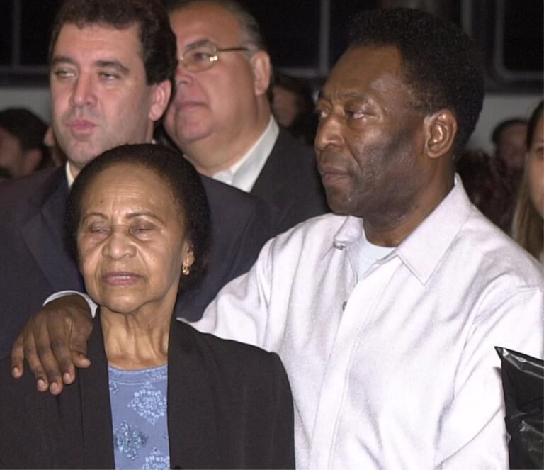 Celeste Arantes, mãe de Pelé, morre aos 101 anos em Santos Celeste Arantes, mãe de Pelé, morre aos 101 anos em Santos