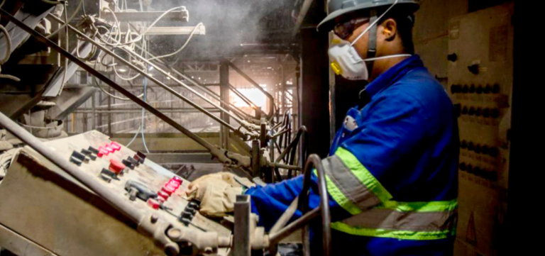 Empresas de Lucas do Rio Verde ofertam 100 vagas de empregos e alguns salários chegam a R$ 4,5 mil Empresas de Lucas do Rio Verde ofertam 100 vagas de empregos e alguns salários chegam a R$ 4,5 mil