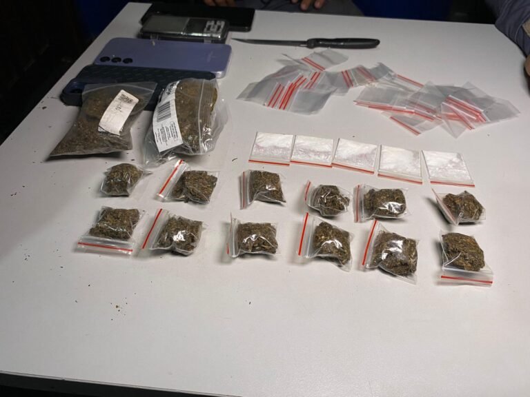 PM prende dupla e apreende adolescente por tráfico de drogas em Araputanga