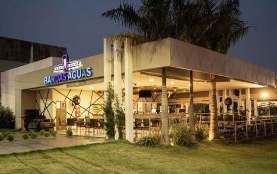 Briga generalizada no Bar das Águas termina com quatro pessoas detidas