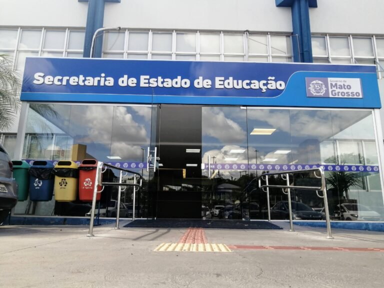 Governo de MT atende pedido da comunidade e amplia número de escolas cívico-militares no Estado
