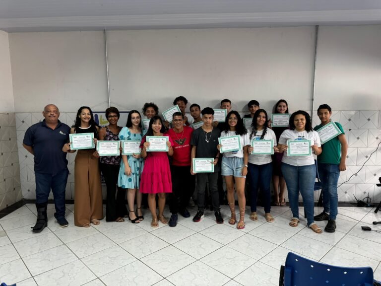 Rede Cidadã forma 48 alunos em informática; inscrições para novas turmas estão abertas Rede Cidadã forma 48 alunos em informática; inscrições para novas turmas estão abertas