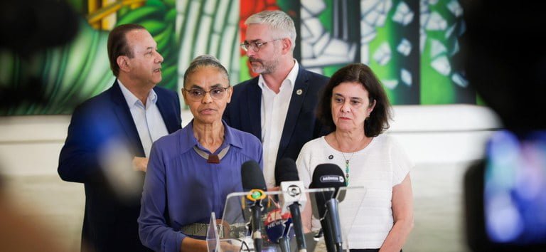 Ministra da Saúde se reúne com o governador de São Paulo para discutir ações na área da saúde em decorrência das queimadas