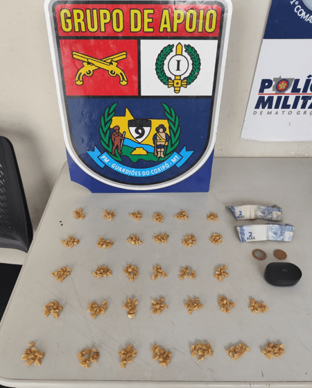 PM prende homem com 318 pedras de pasta base de cocaína em Cuiabá